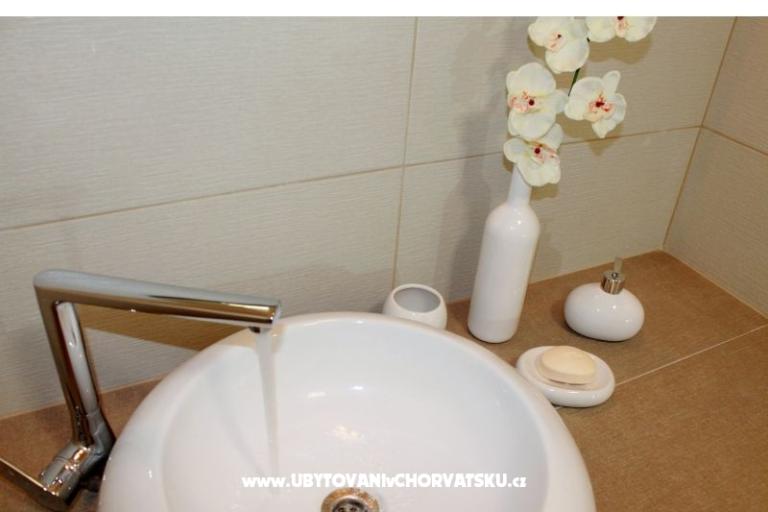 Apartments Juricev 100m to the beach – photo 9