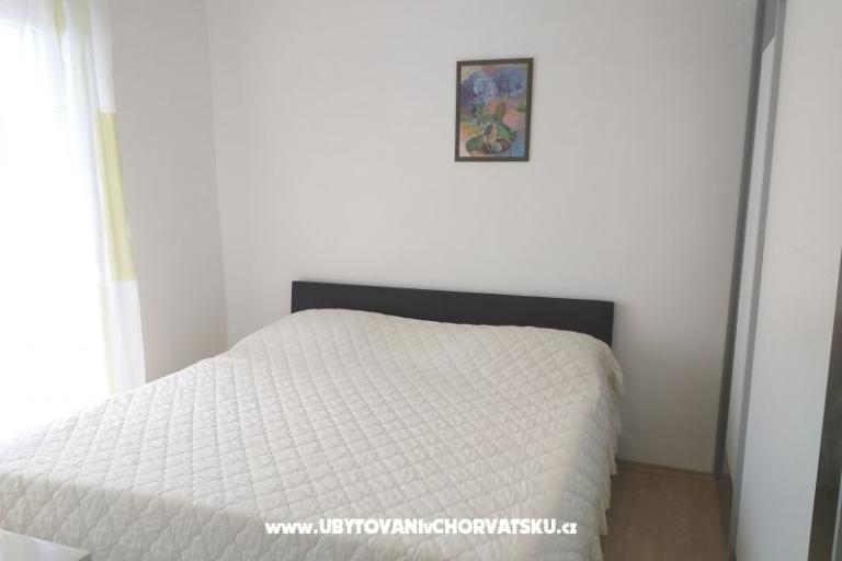 Apartment Ivan (15m from  beach) – photo 4