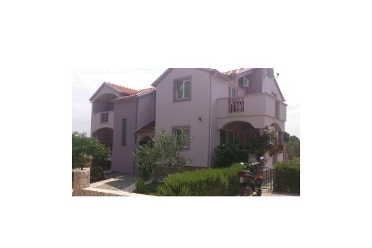 Apartments with swimming pool-Crno – photo 2