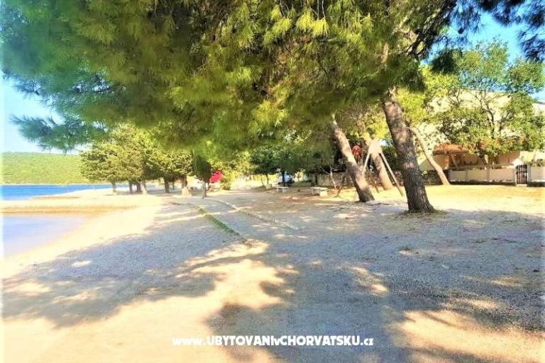 Apartments Tena,  prvi red do mora – photo 12