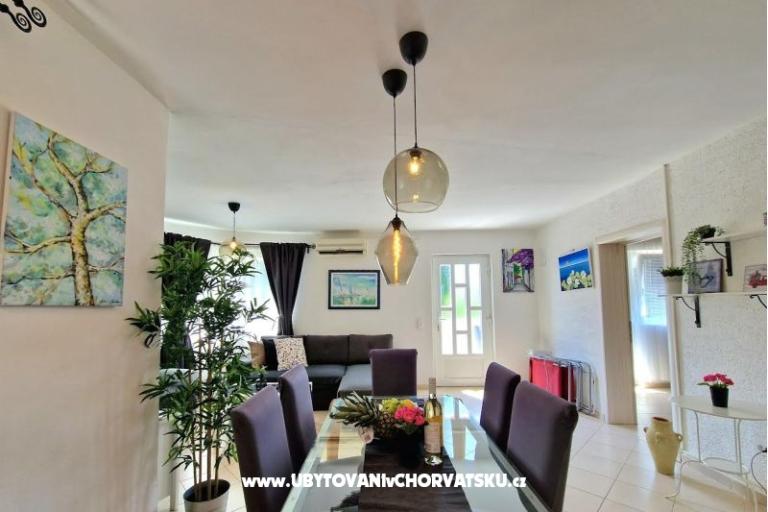 Apartments Tena,  prvi red do mora – photo 29