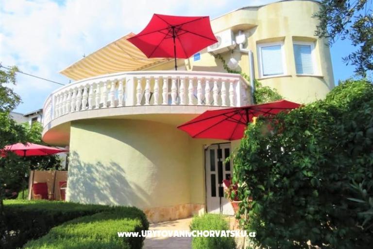 Apartments Tena,  prvi red do mora – photo 3