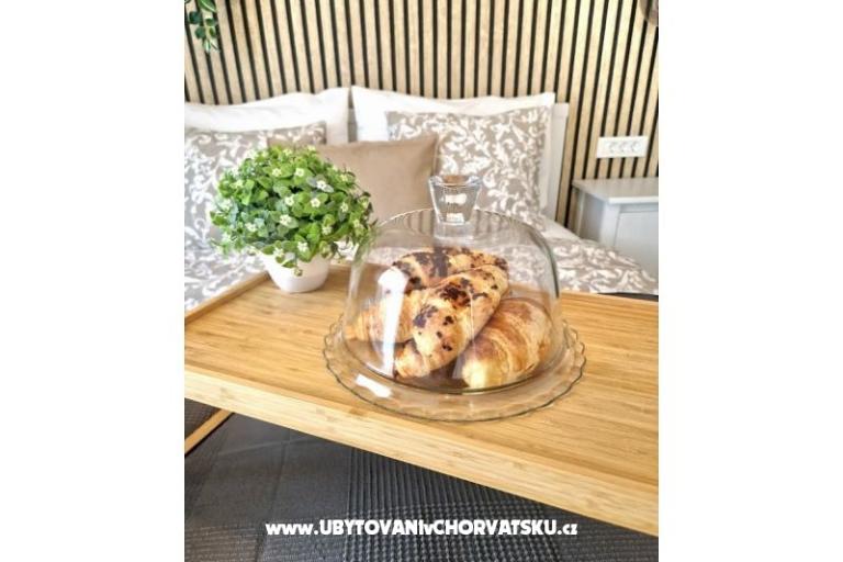 Apartments Tena,  prvi red do mora – photo 32