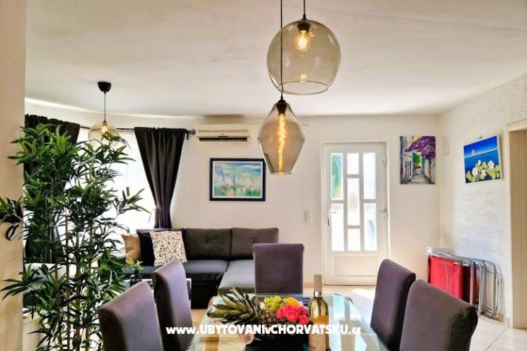 Apartments Tena,  prvi red do mora – photo 5