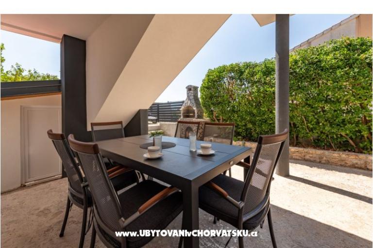 Apartment Luxe Holiday Home – photo 14