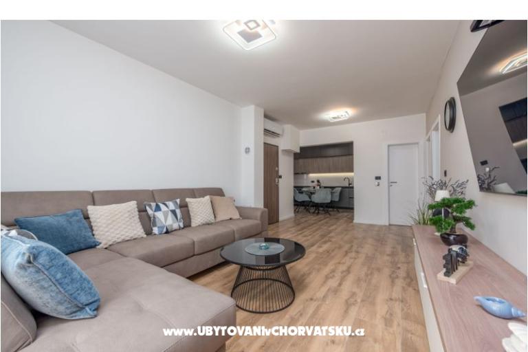 Apartment Luxe Holiday Home – photo 16