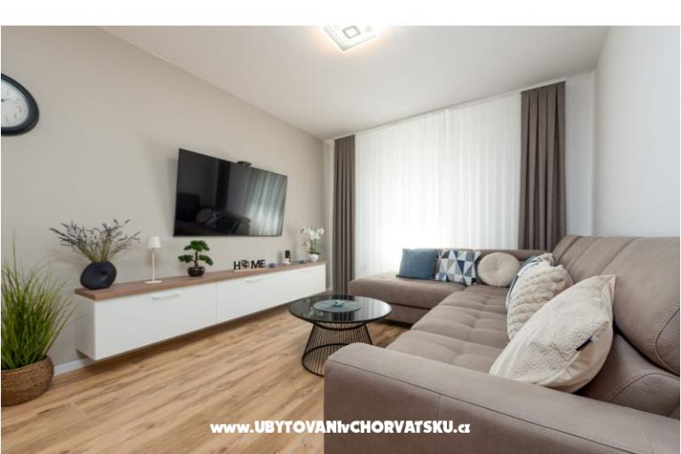 Apartment Luxe Holiday Home – photo 7