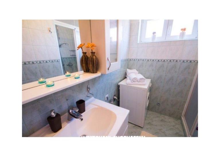 Apartments Afrodita – photo 8