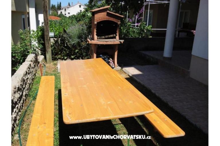 Apartments Zara by the sea – photo 6