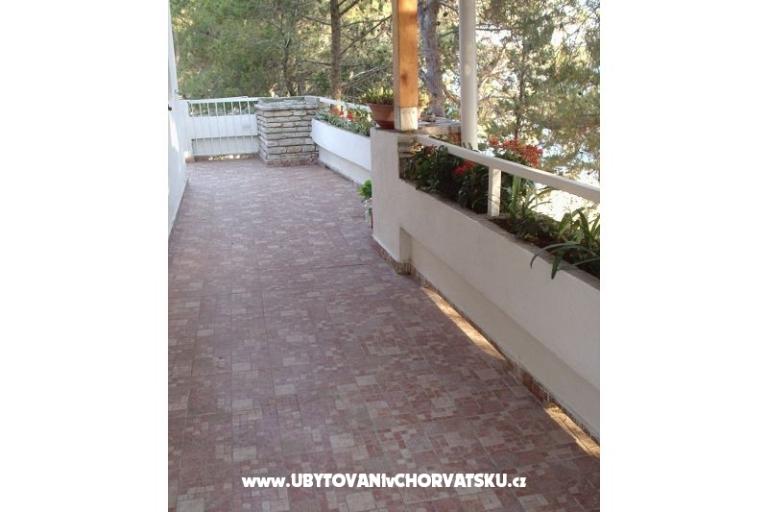 Robinzonski turizam Lavdara Dominis – photo 15