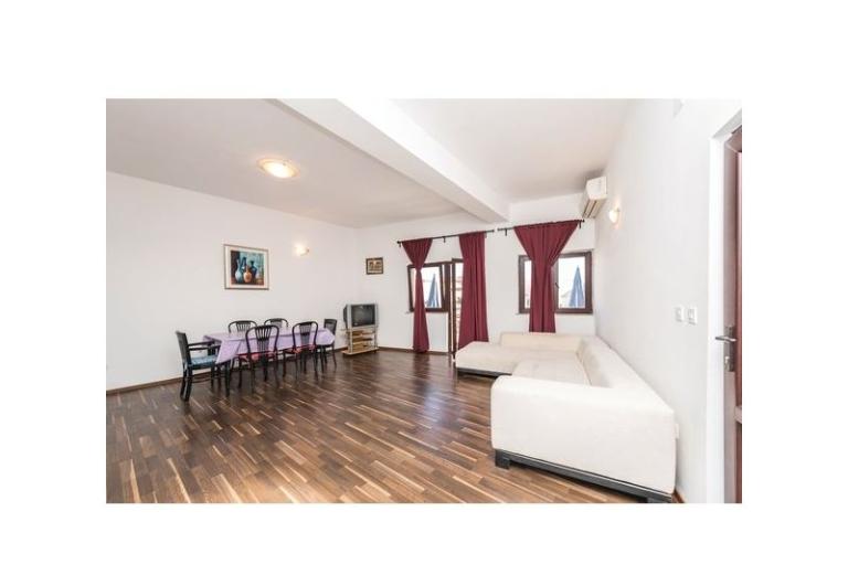 Sunshine Apartments – photo 2