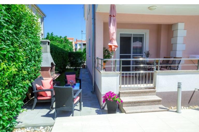 Apartment with pool ViGo – photo 16