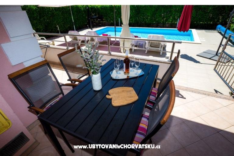 Apartment with pool ViGo – photo 7