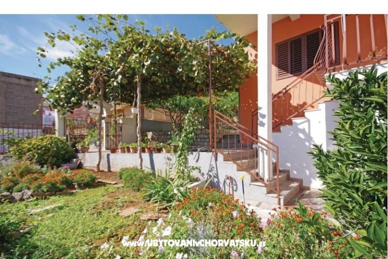 Apartments Julijana Zaostrog – photo 8