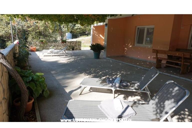 Beach House Zuljana – photo 2